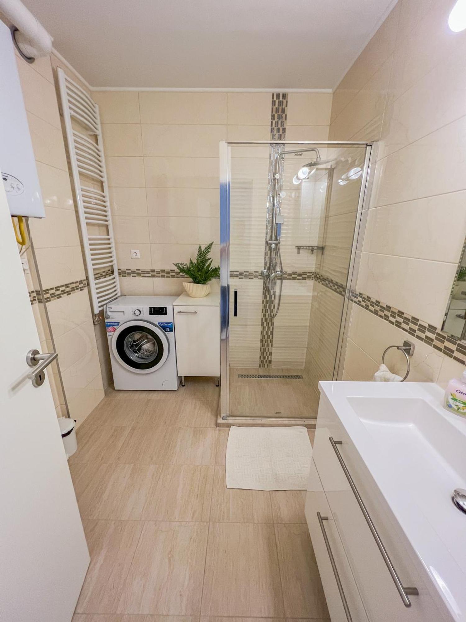Relax Premium Wellness Apartman Siófok Exterior foto