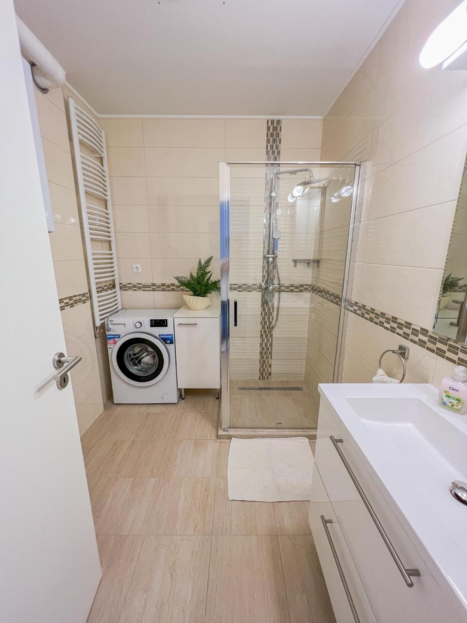 Relax Premium Wellness Apartman Siófok Exterior foto
